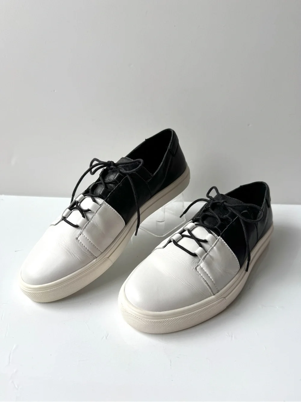 Dyan Clio Two-Tone Black and White Lace-Up Sneakers Size 40